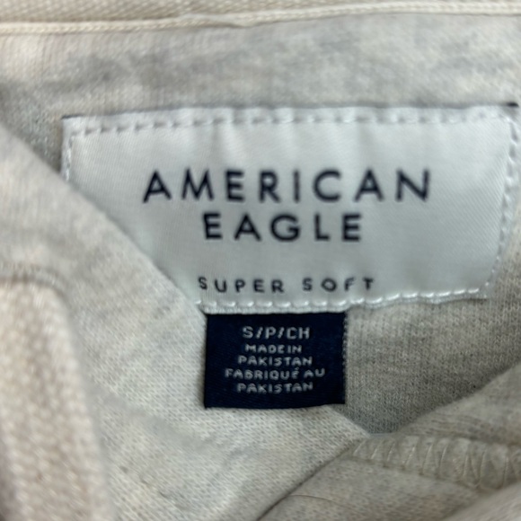 American Eagle Hoodie hardly worn. - Picture 4 of 4
